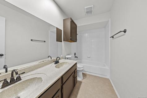 10338 Country Vista San Antonio TX 78240