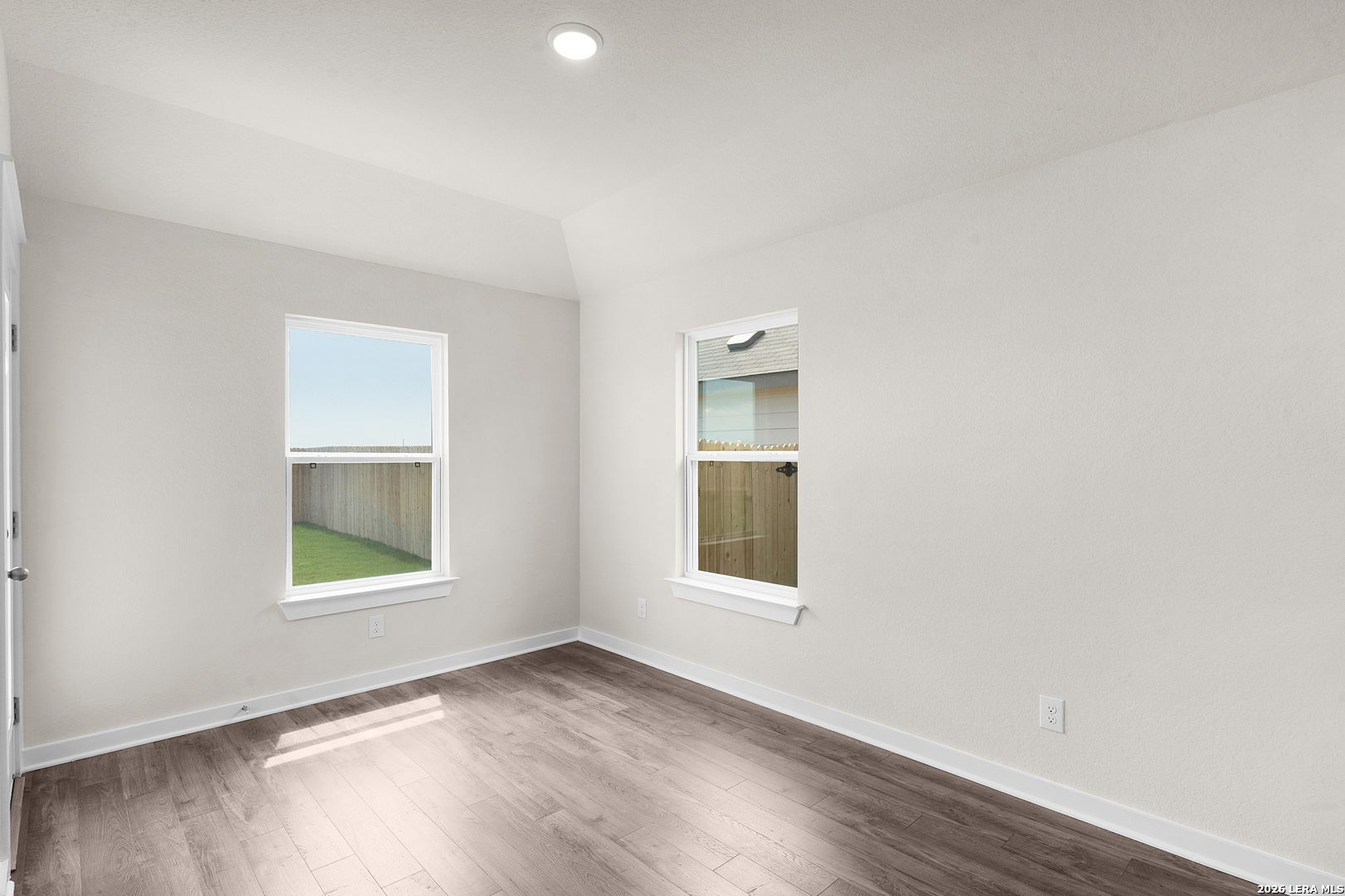 2506 White Daisy Hill Converse TX 78109