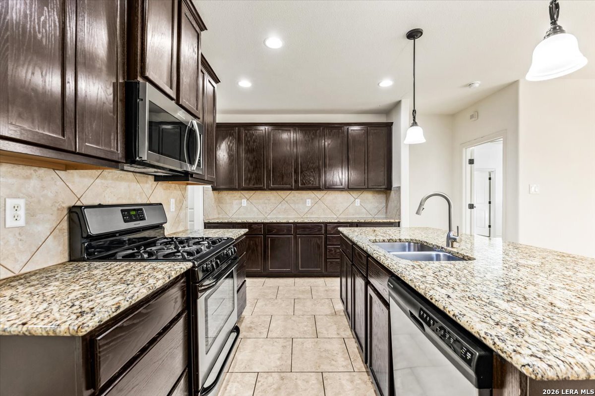 2121 Pecan Leaf New Braunfels TX 78130