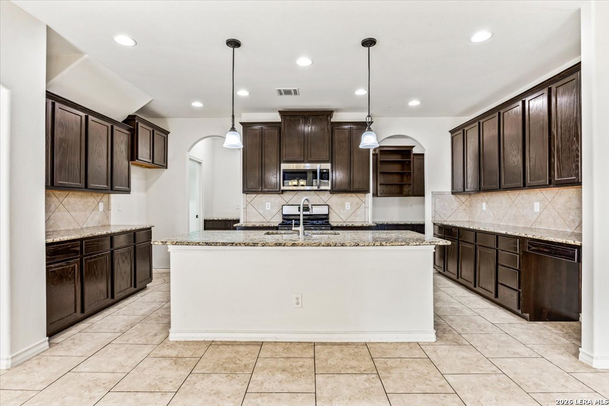 2121 Pecan Leaf New Braunfels TX 78130