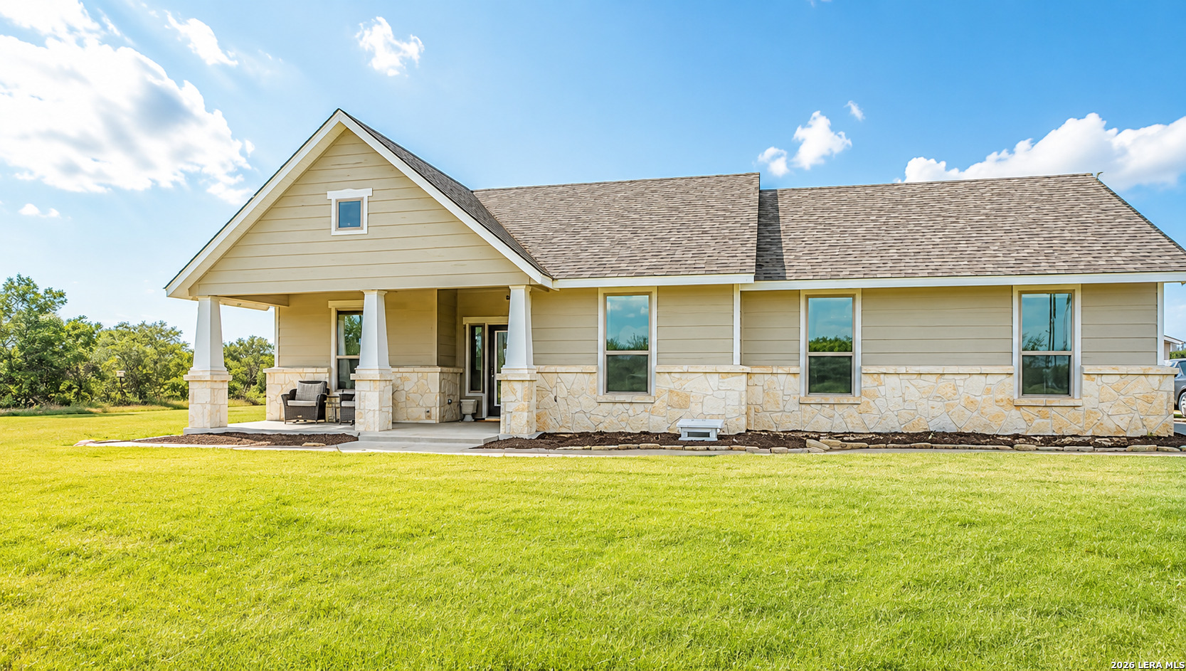 3137 County Road 5710 Devine TX 78016