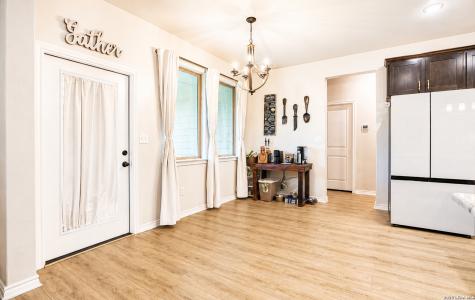3137 County Road 5710 Devine TX 78016