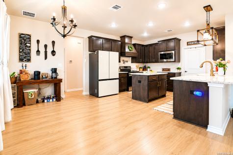 3137 County Road 5710 Devine TX 78016