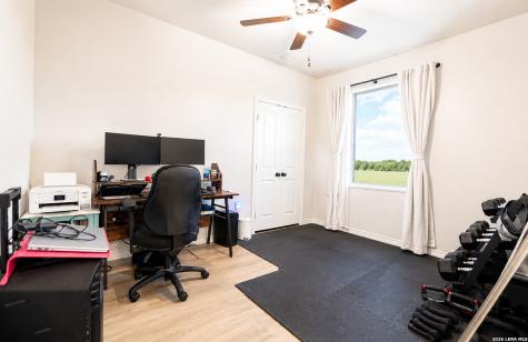 3137 County Road 5710 Devine TX 78016