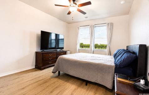 3137 County Road 5710 Devine TX 78016