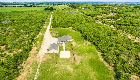 3137 County Road 5710 Devine TX 78016
