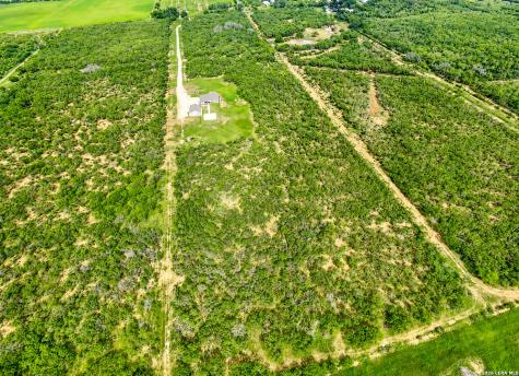 3137 County Road 5710 Devine TX 78016