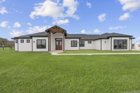 340 Century Oaks Drive Seguin TX 78155