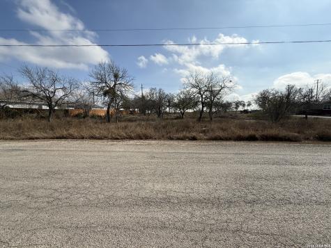 225 County Road 3820 San Antonio TX 78253