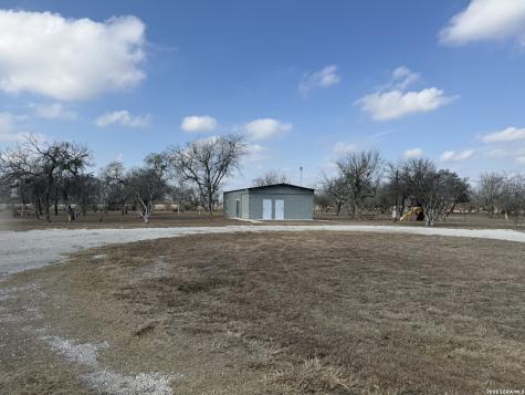 225 County Road 3820 San Antonio TX 78253