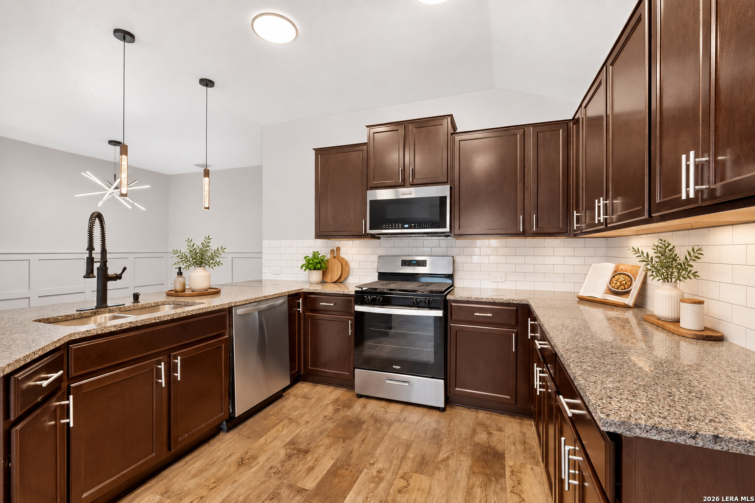 6321 Kendall Cove Converse TX 78109