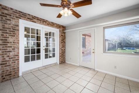1106 Renee Street Seguin TX 78155