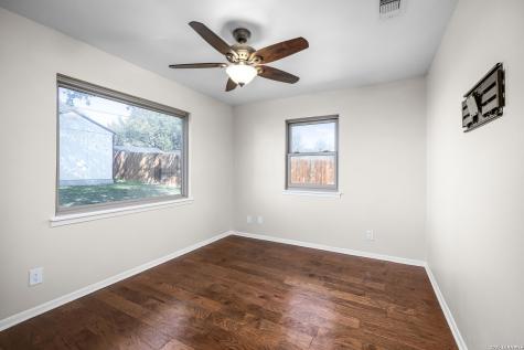 1106 Renee Street Seguin TX 78155