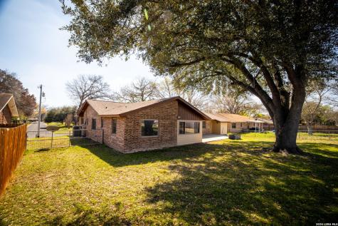 1106 Renee Street Seguin TX 78155