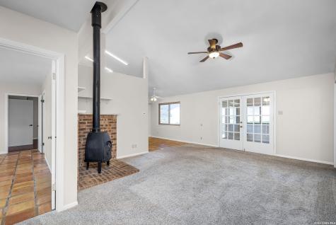 1106 Renee Street Seguin TX 78155