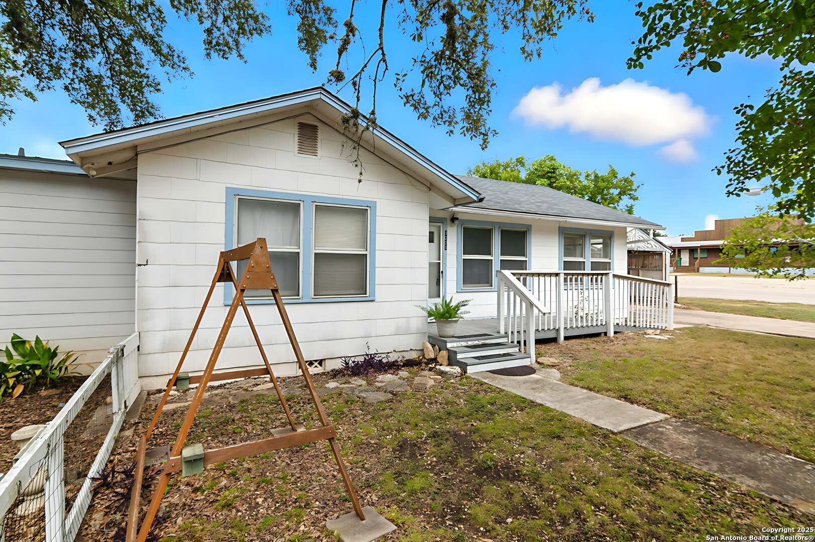 1221 Mesquite Blanco TX 78606
