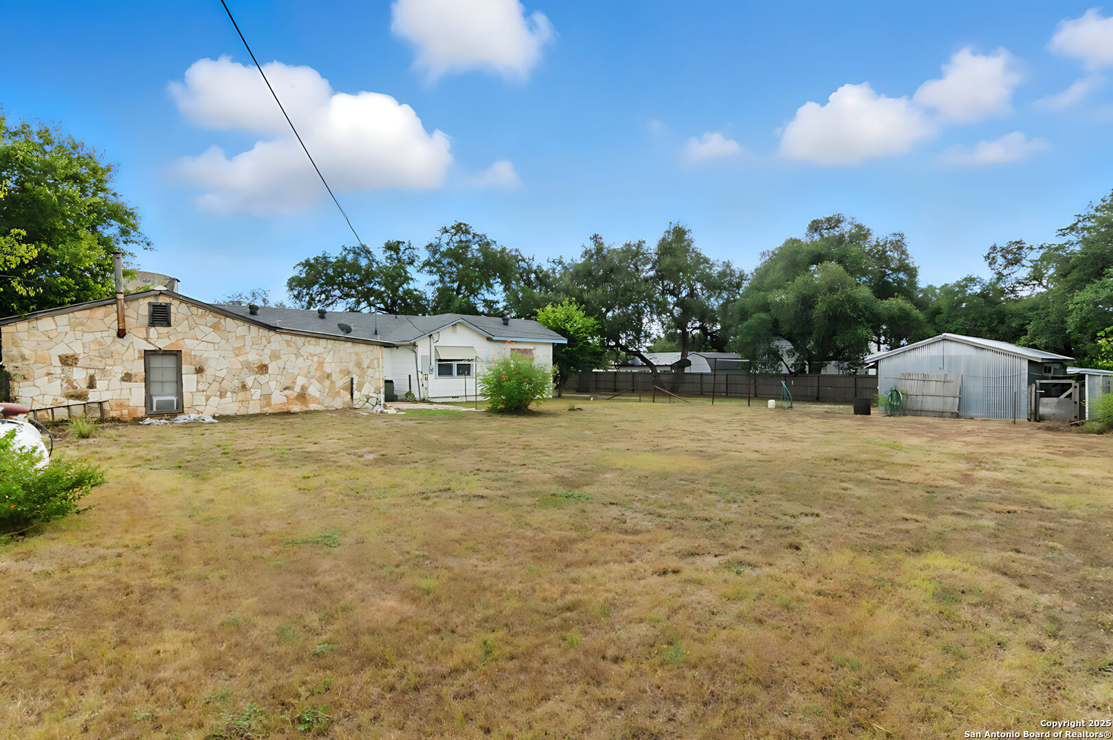 1221 Mesquite Blanco TX 78606
