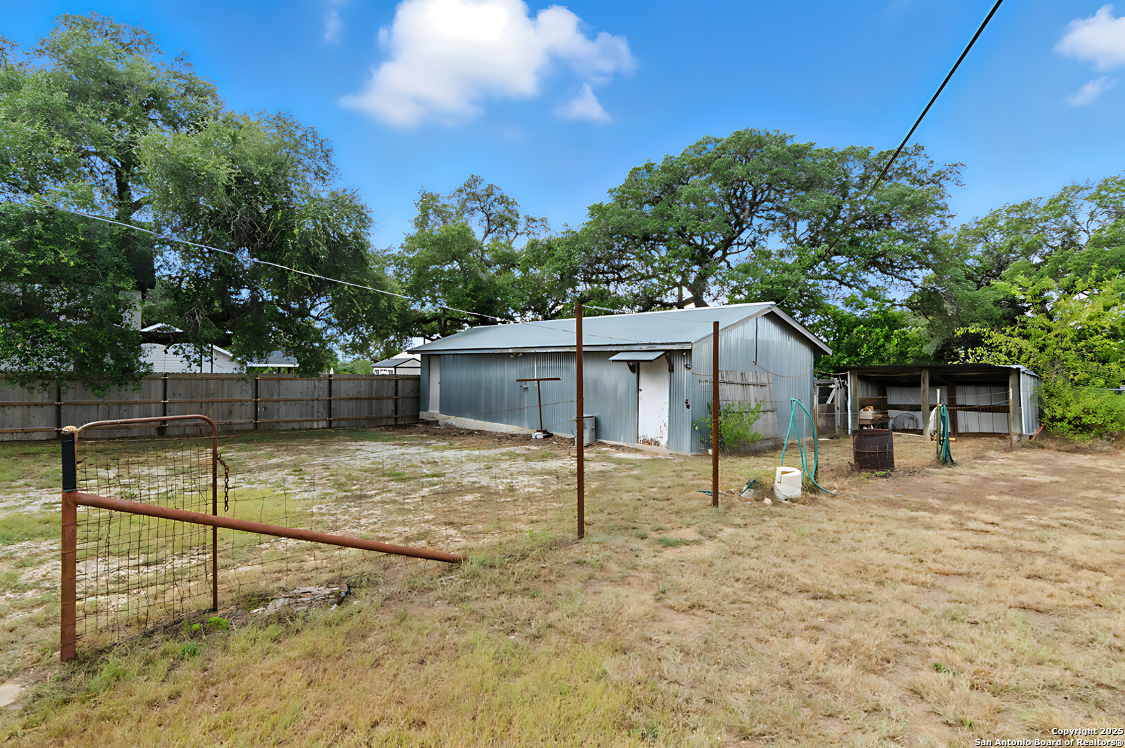 1221 Mesquite Blanco TX 78606