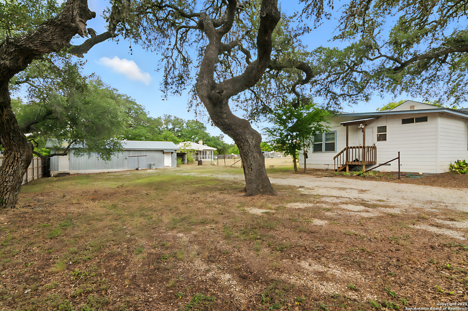 1221 Mesquite Blanco TX 78606