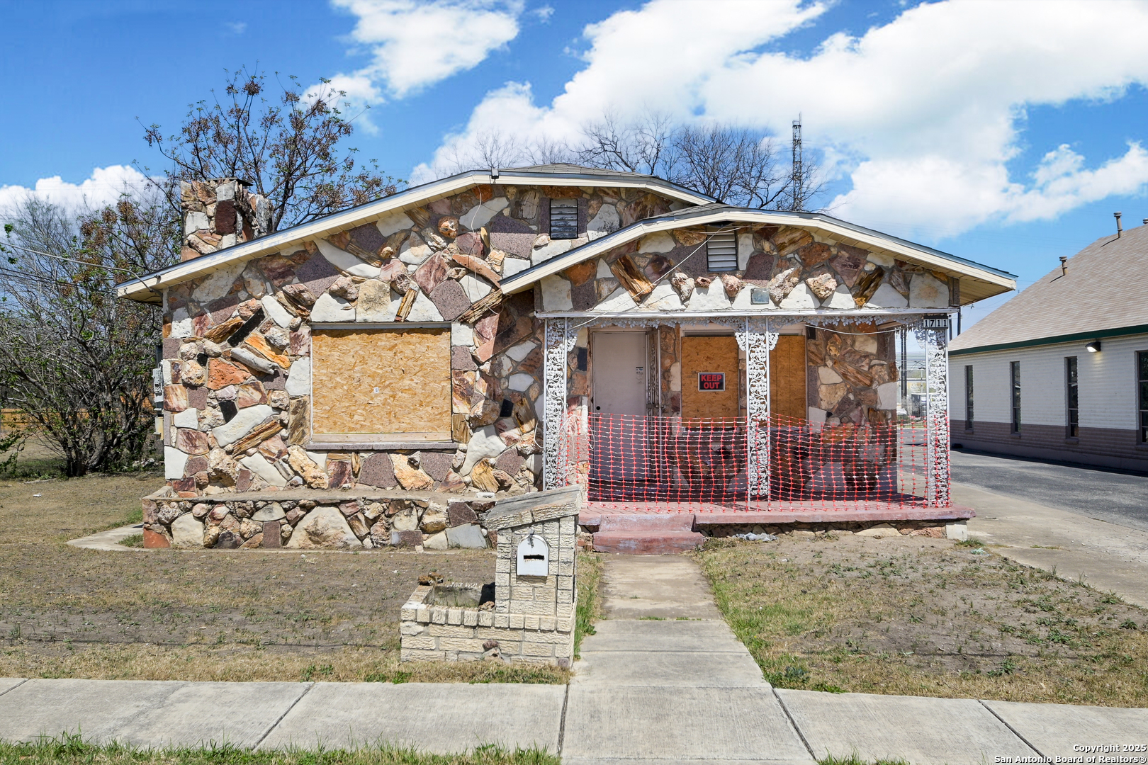 1711 Burleson San Antonio TX 78202