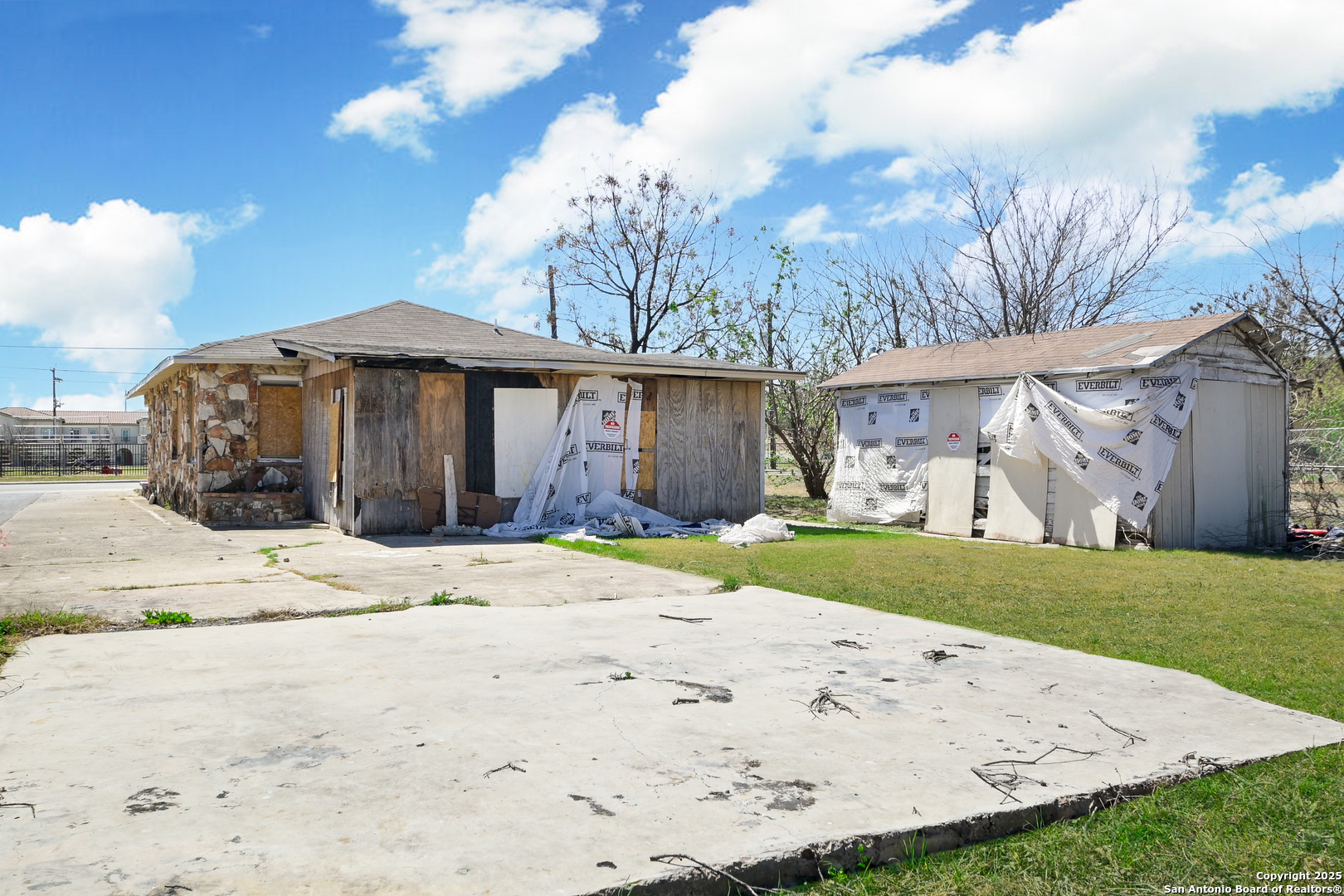 1711 Burleson San Antonio TX 78202