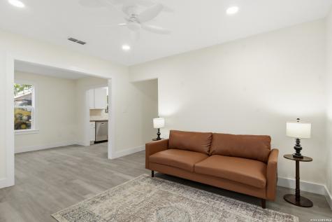 1273 Monterrey Street Uvalde TX 78801