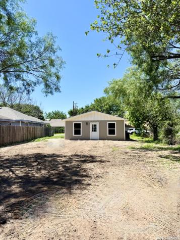 1273 Monterrey Street Uvalde TX 78801