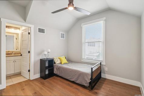 311 E Evergreen #1 San Antonio TX 78212