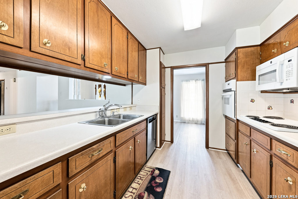 426 Yosemite Drive Hollywood Park TX 78232