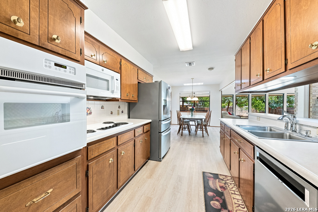 426 Yosemite Drive Hollywood Park TX 78232