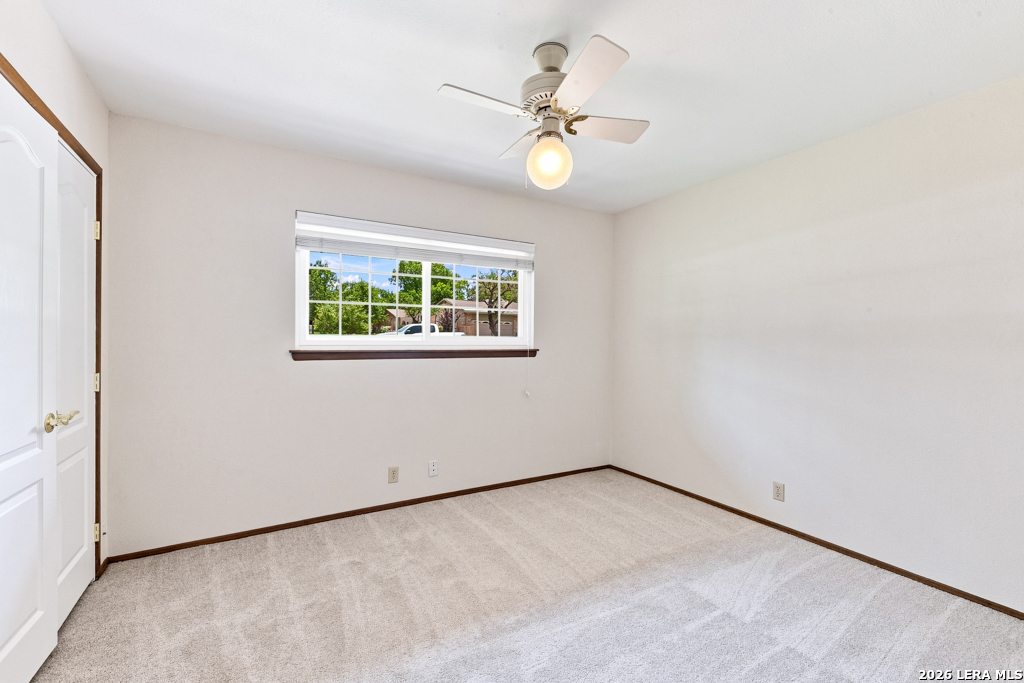 426 Yosemite Drive Hollywood Park TX 78232