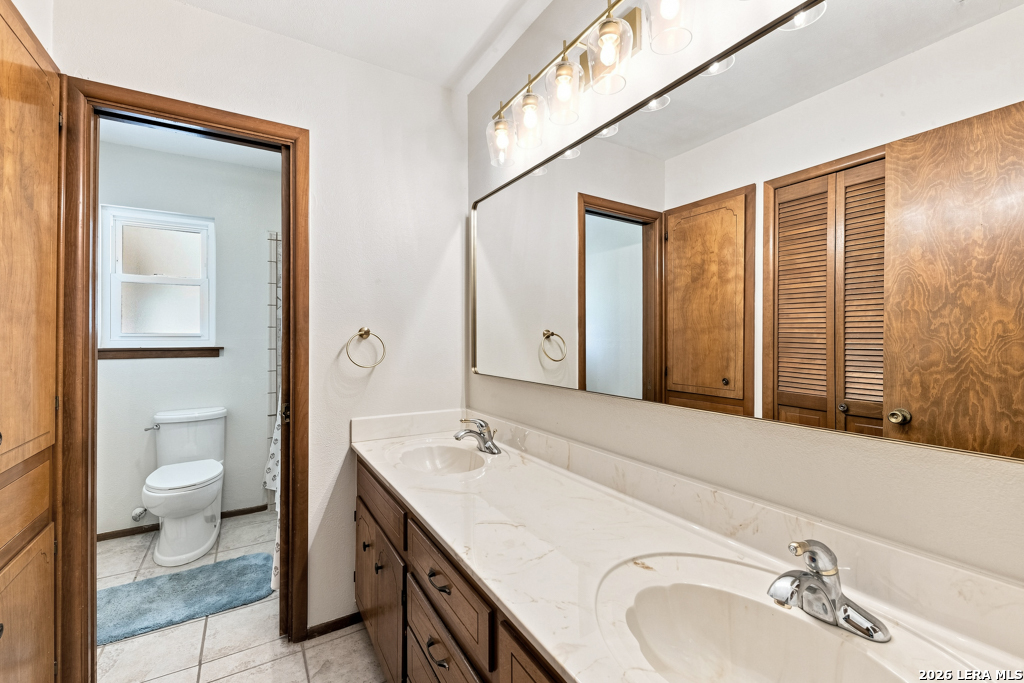 426 Yosemite Drive Hollywood Park TX 78232
