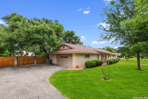 426 Yosemite Drive Hollywood Park TX 78232