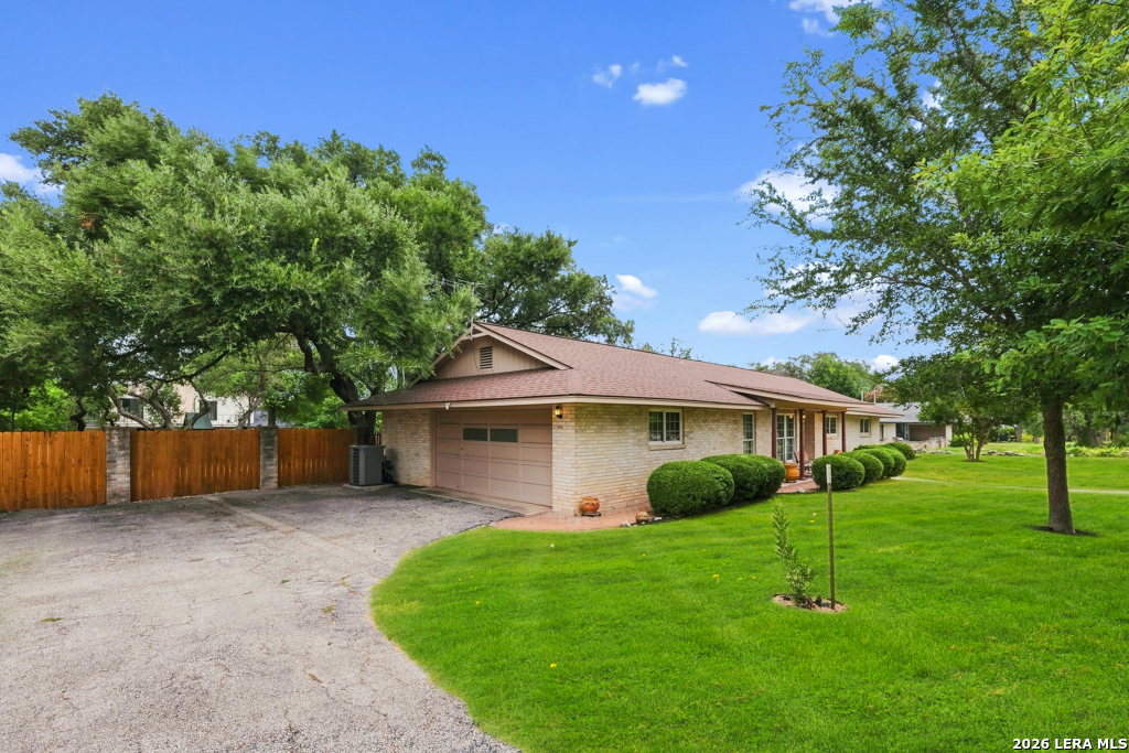 426 Yosemite Drive Hollywood Park TX 78232