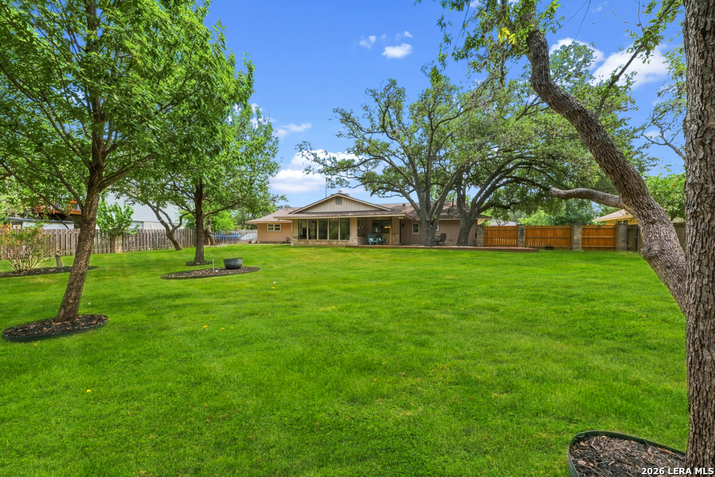 426 Yosemite Drive Hollywood Park TX 78232