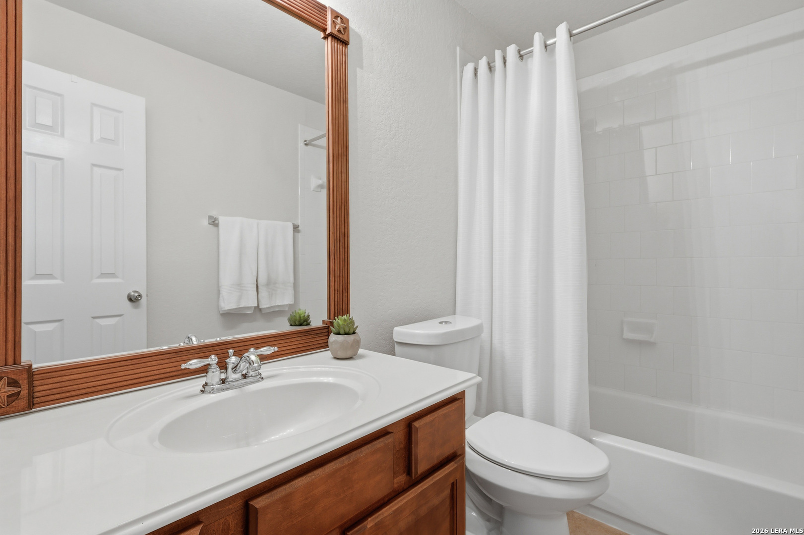 1852 Lookout Forest San Antonio TX 78260