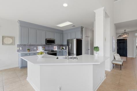 1852 Lookout Forest San Antonio TX 78260