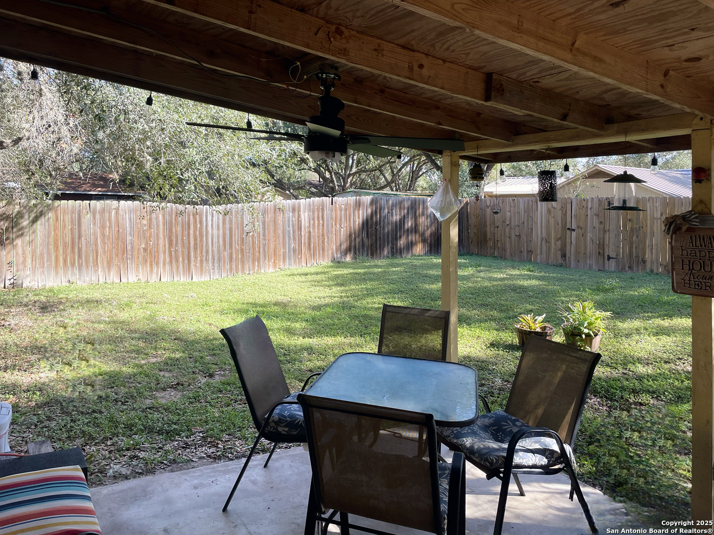 1404 Inez Beeville TX 78102
