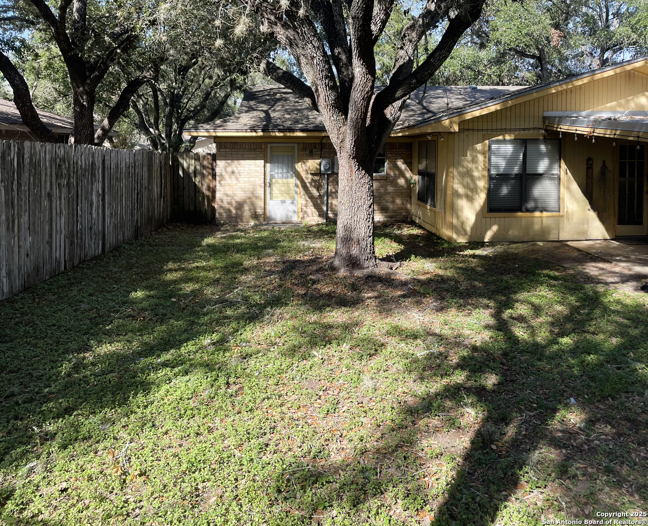1404 Inez Beeville TX 78102