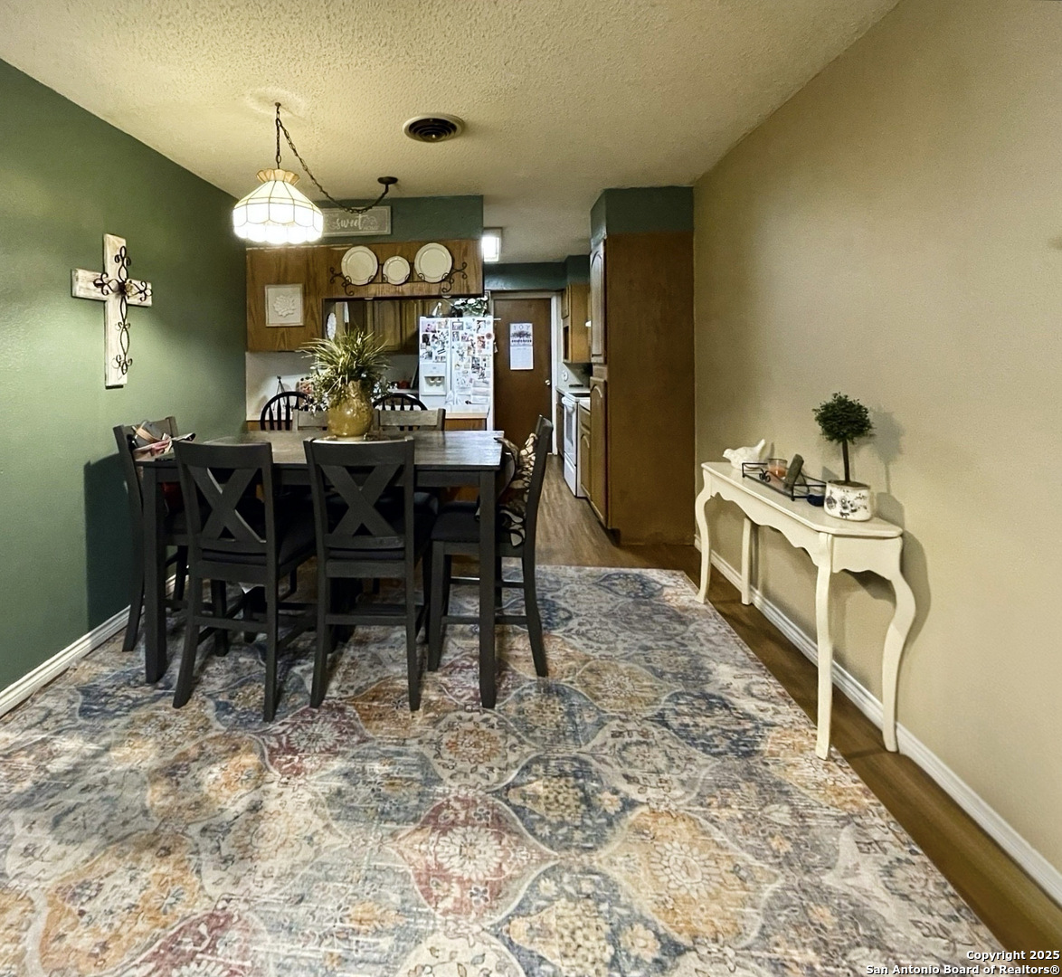 1404 Inez Beeville TX 78102