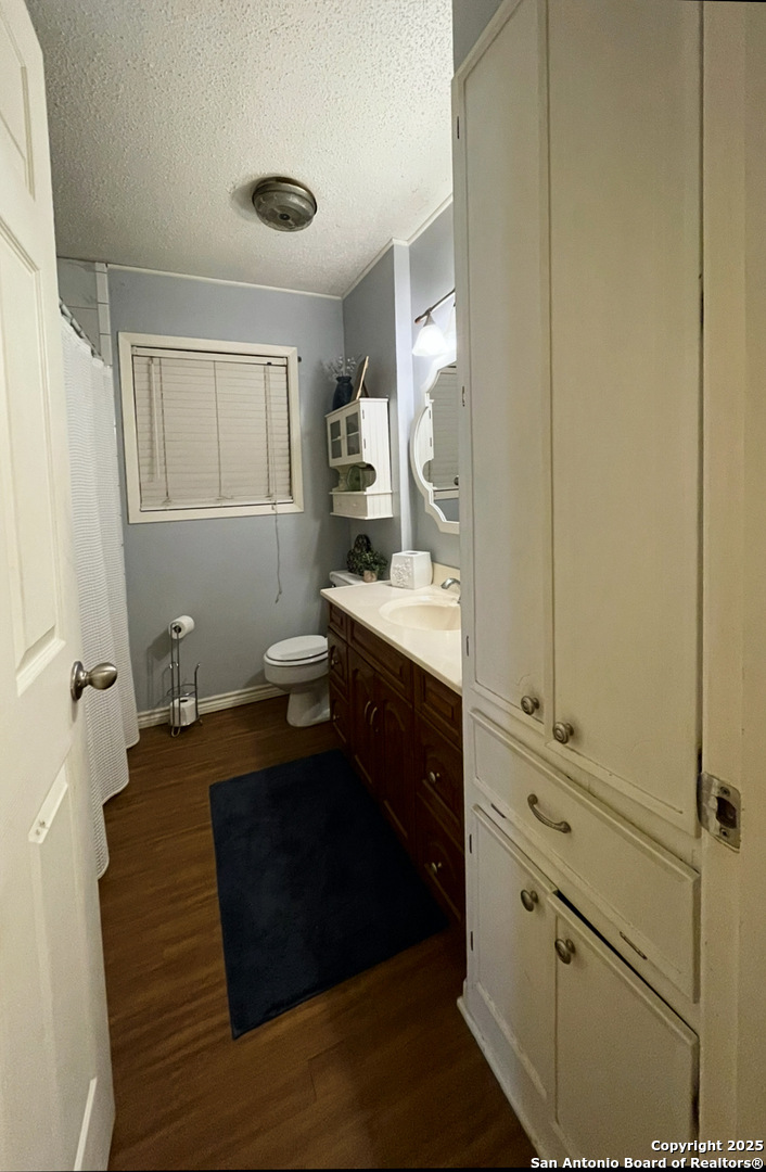 1404 Inez Beeville TX 78102