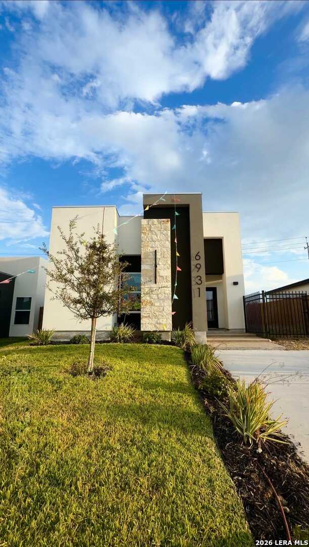 6931 Molinos Drive Laredo TX 78043