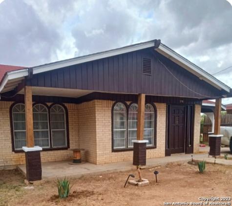 403.5 Retta Street Carrizo Springs TX 78834