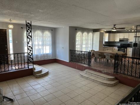 403.5 Retta Street Carrizo Springs TX 78834