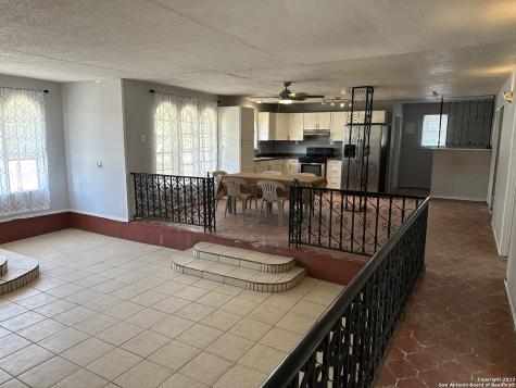 403.5 Retta Street Carrizo Springs TX 78834