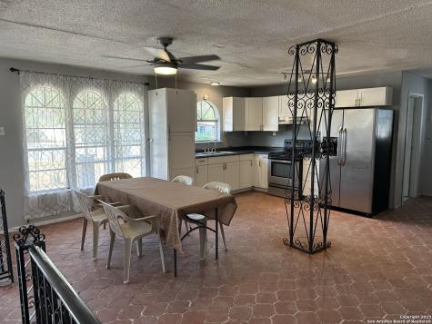 403.5 Retta Street Carrizo Springs TX 78834
