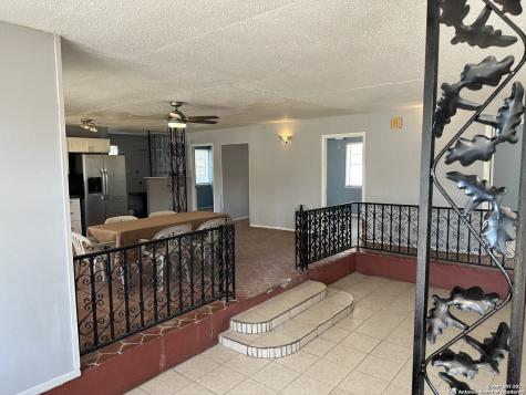 403.5 Retta Street Carrizo Springs TX 78834