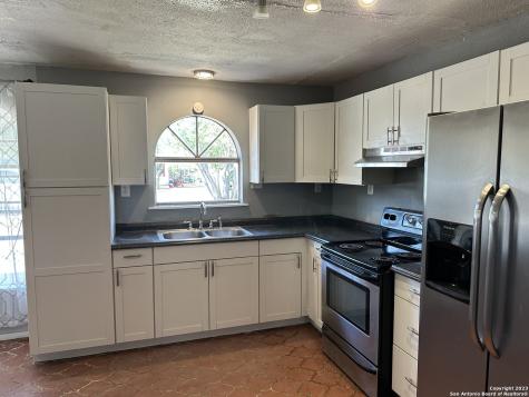 403.5 Retta Street Carrizo Springs TX 78834