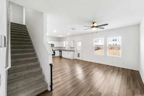 5639 Pearl Meadow Converse TX 78109