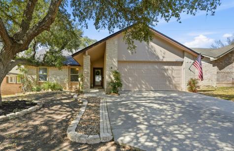 3729 Hunters Glen Schertz TX 78108